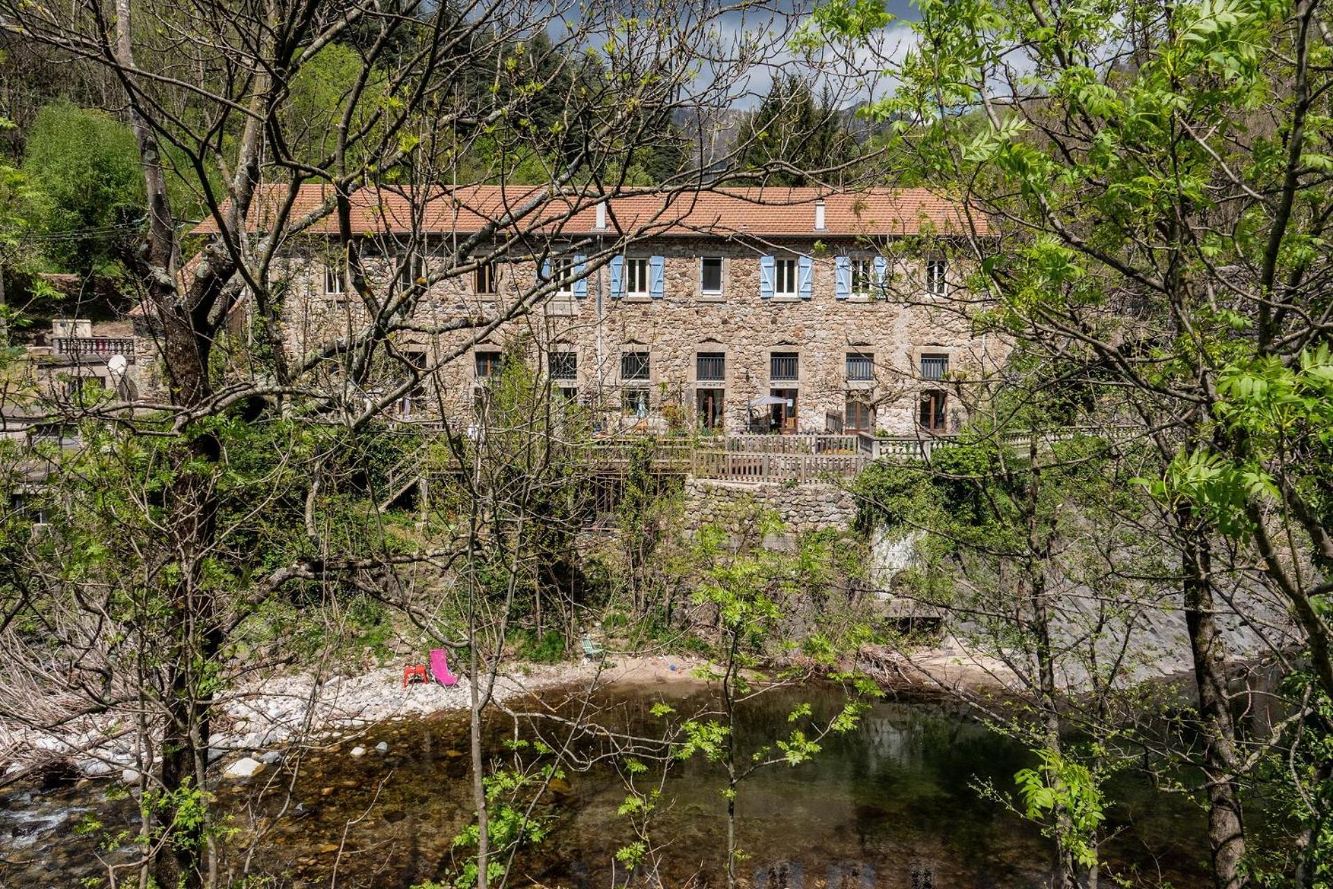 Apartmán Rives De Bourges Burzet Exteriér fotografie