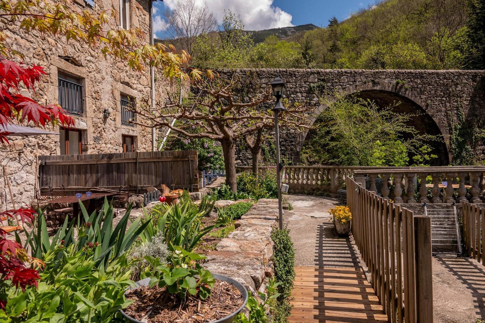Apartmán Rives De Bourges Burzet Exteriér fotografie