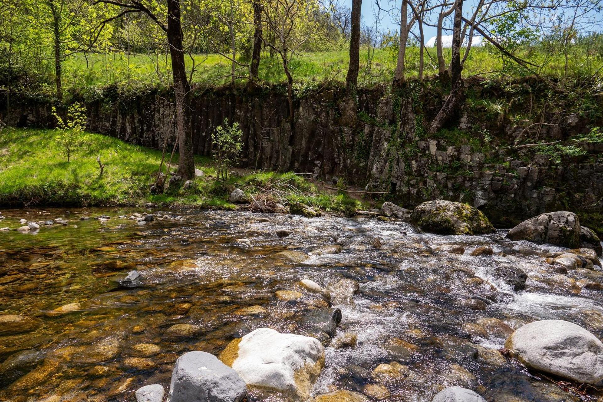 Apartmán Rives De Bourges Burzet Exteriér fotografie