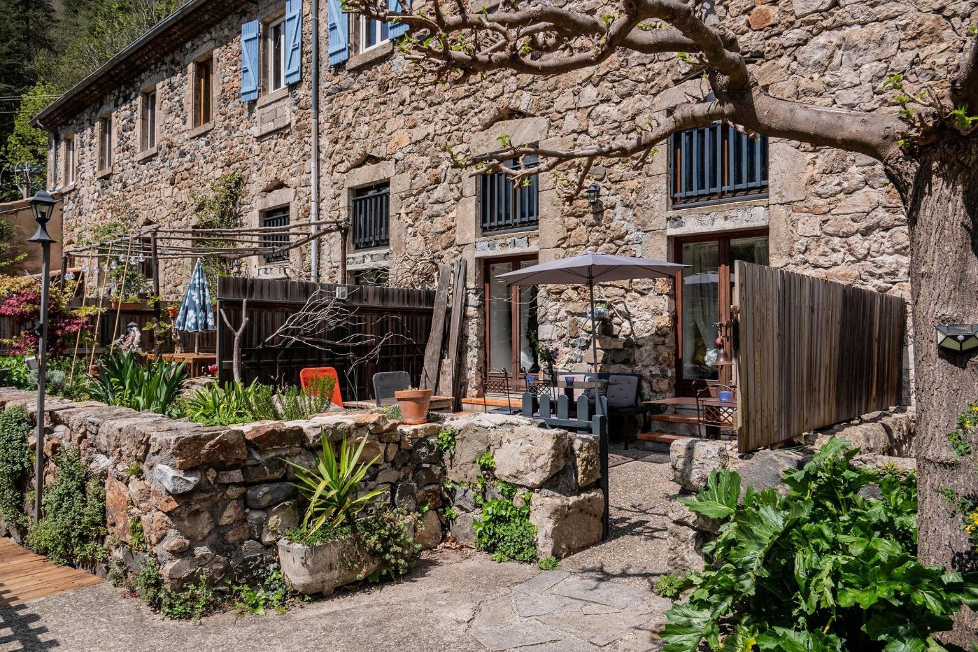 Apartmán Rives De Bourges Burzet Exteriér fotografie