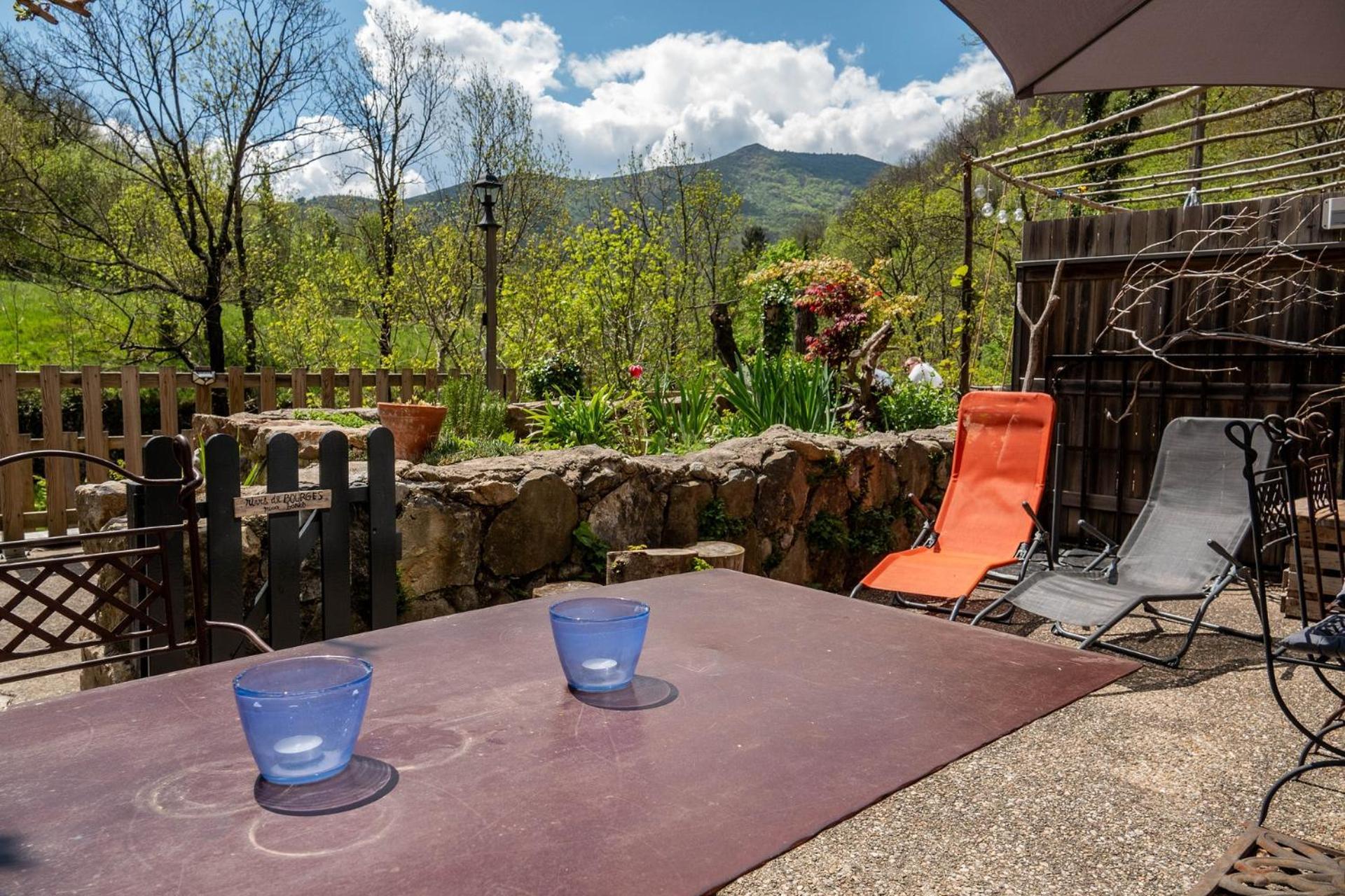 Apartmán Rives De Bourges Burzet Exteriér fotografie